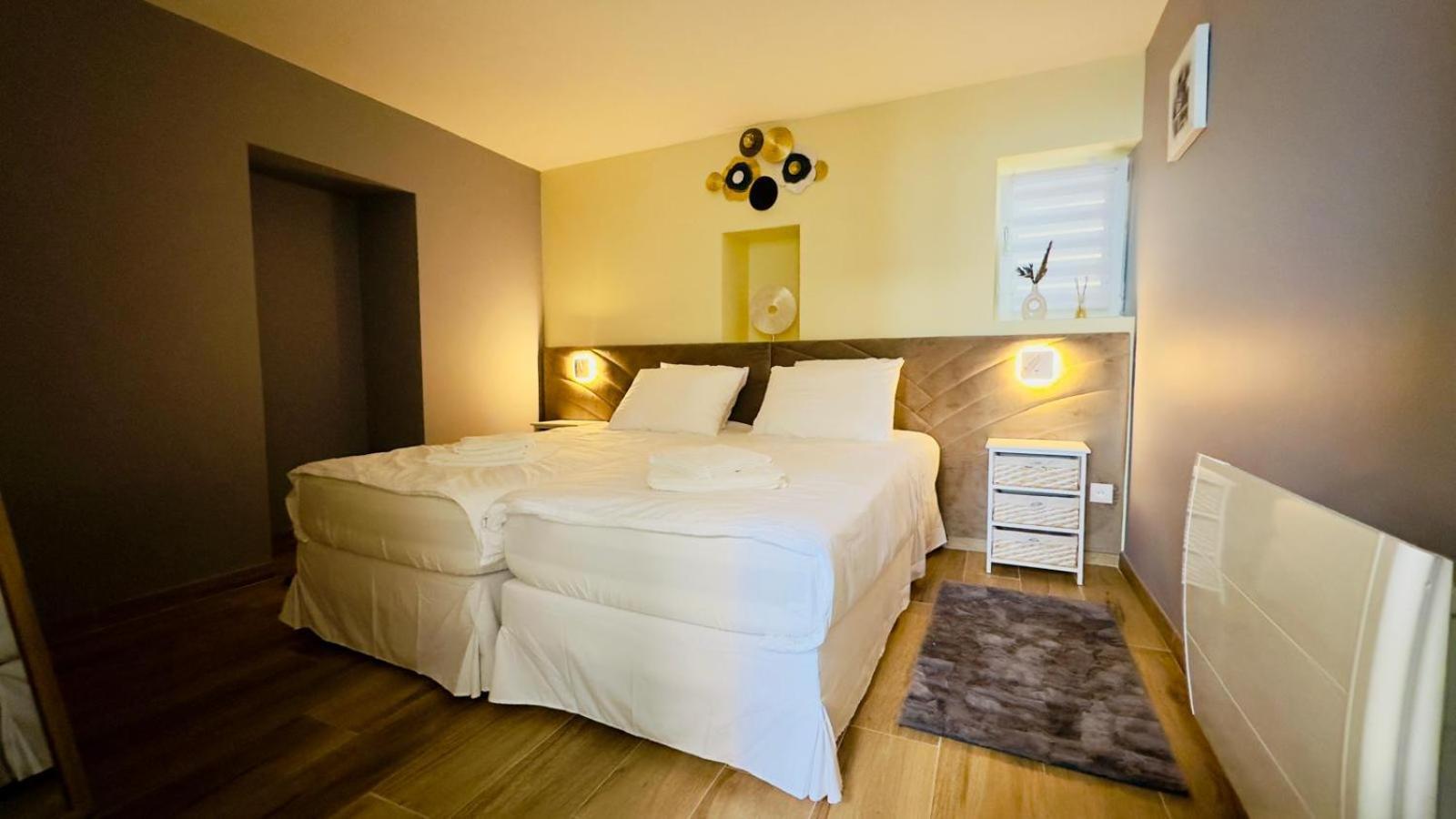 Appartement Cosy A Réminiac מראה חיצוני תמונה